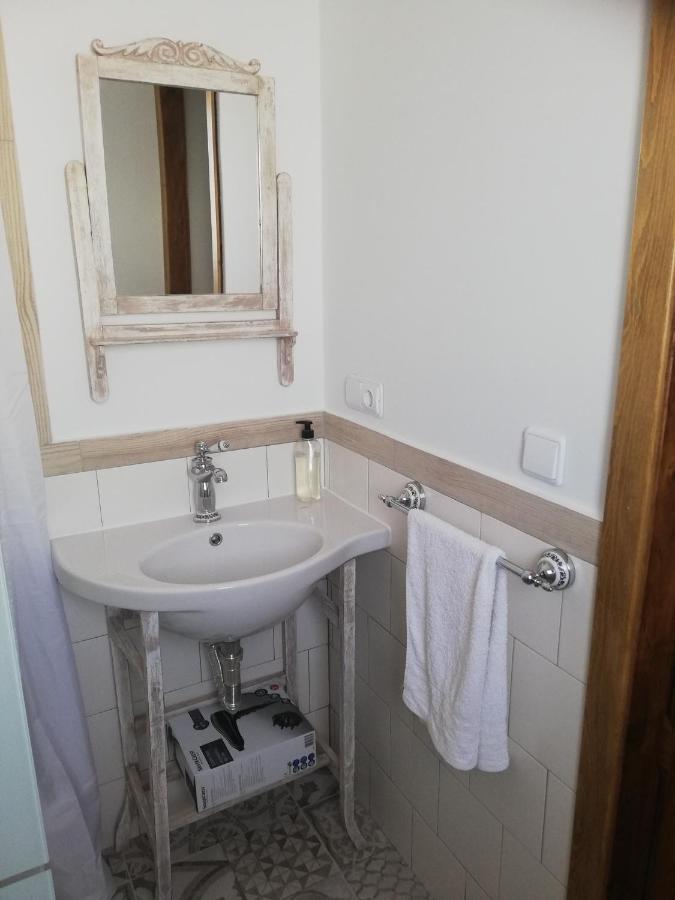 Hostal El Lugar De La Mancha Argamasilla De Alba ภายนอก รูปภาพ