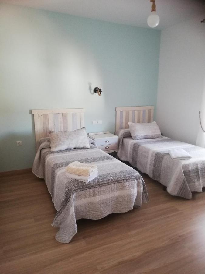 Hostal El Lugar De La Mancha Argamasilla De Alba ภายนอก รูปภาพ